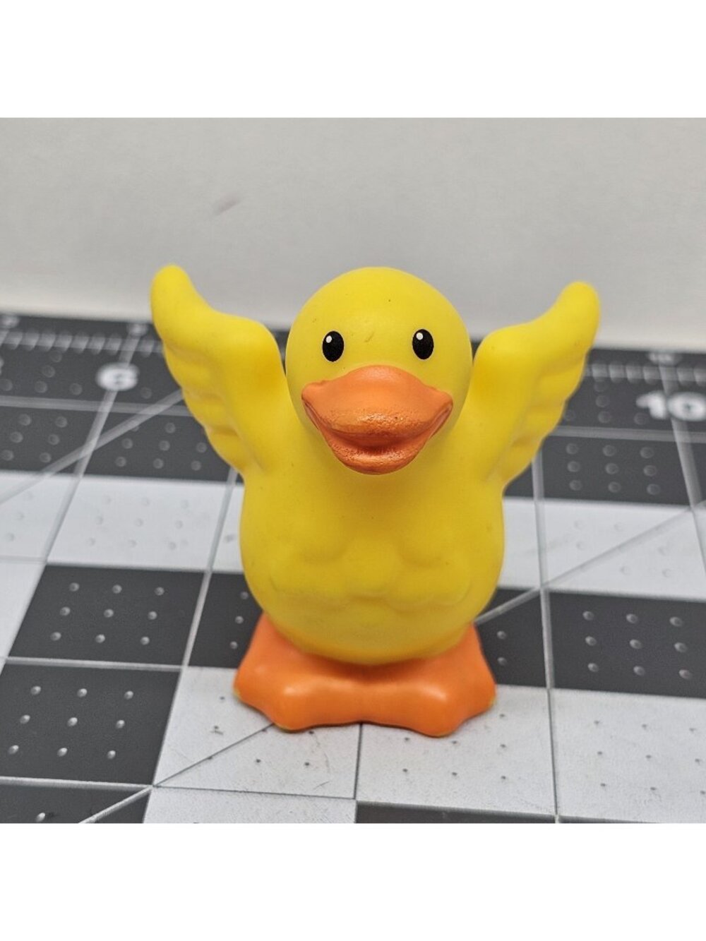 Fisher Price Little People farm barn Yellow Goose Duck pond water flap Park part